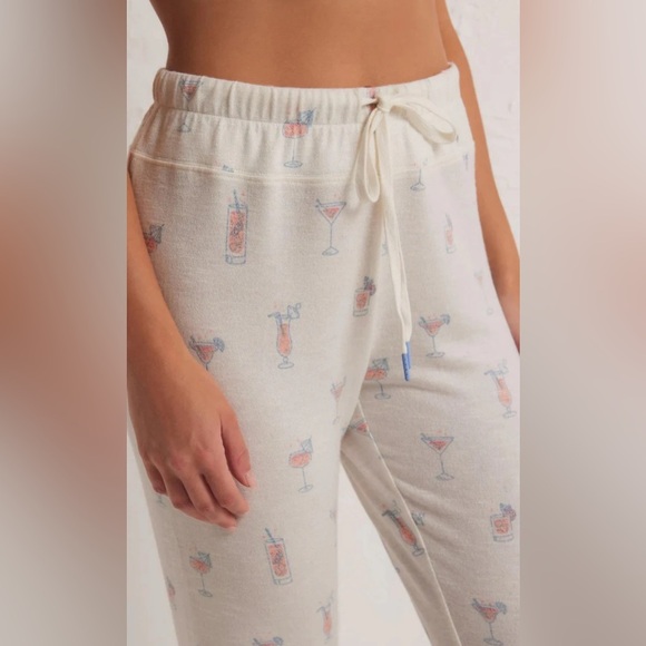 Z Supply | Cocktails 🍸 Lounge Club ‘ Sips About To Go Down’ Pajama Set - Picture 3 of 16